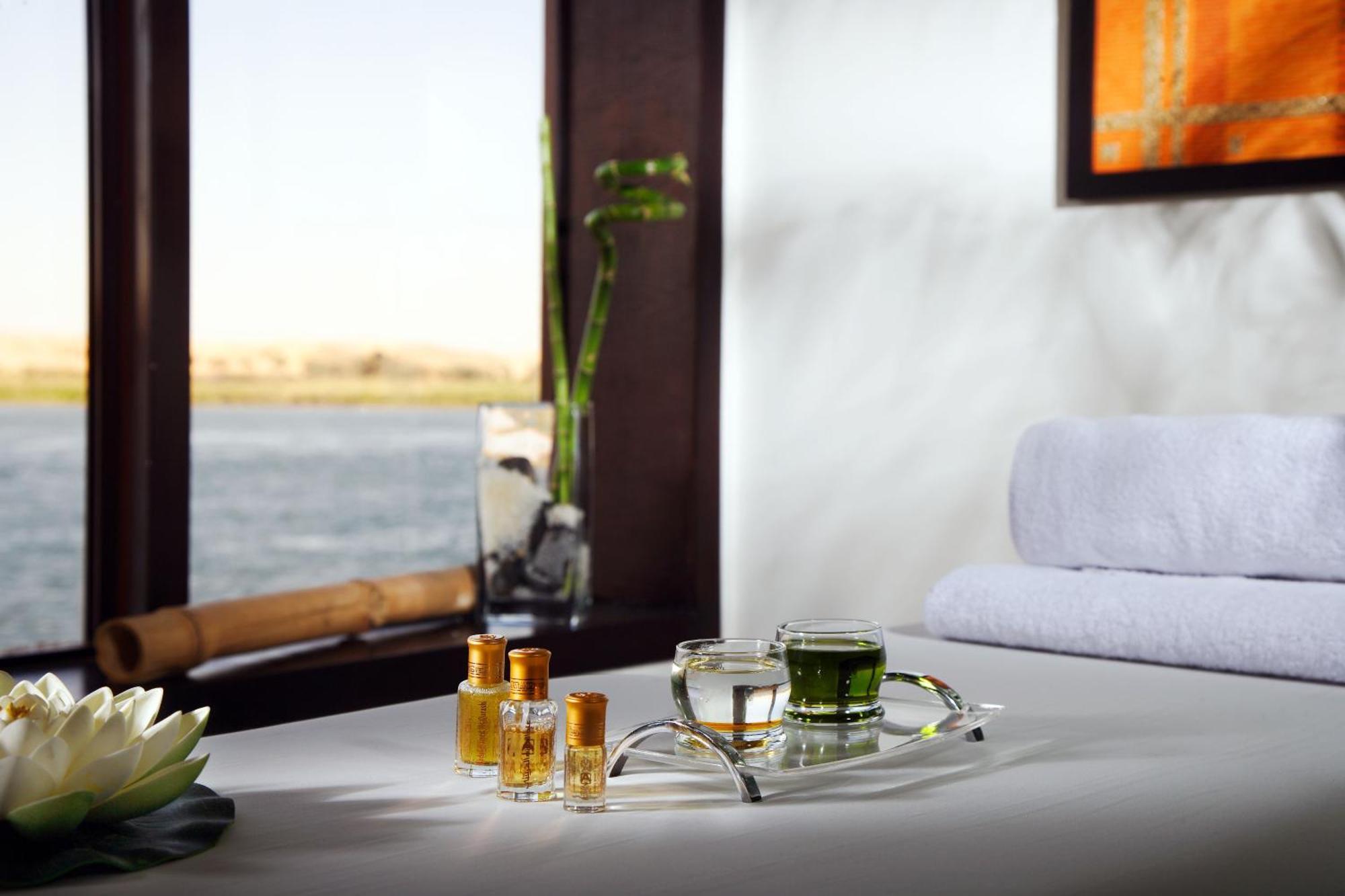 Moevenpick Royal Lotus Nile Cruise, Every Monday Four Nights From Luxor, Every Friday Three Nights From Aswan - Including Excursions & Sightseeing المظهر الخارجي الصورة
